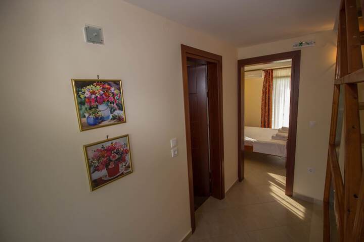 Ballroom/Hall 42 of 69