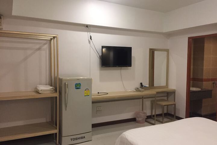 Room 8 of 68
