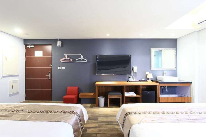 Room 13 of 62