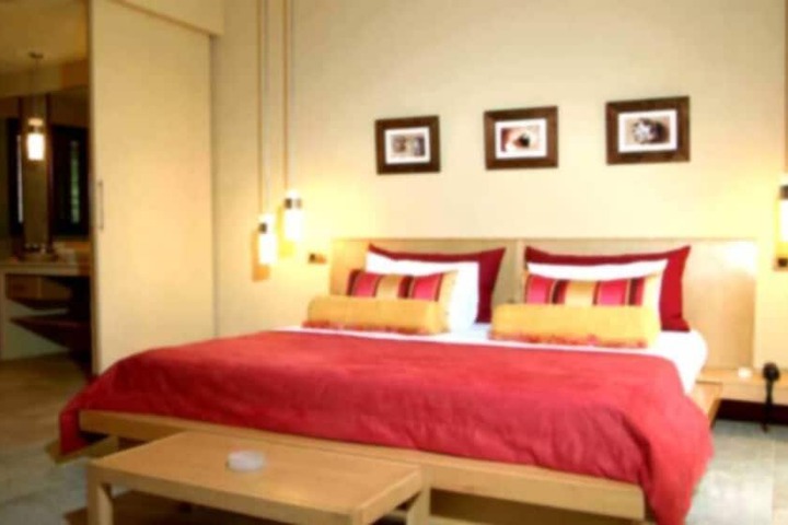 Room 3 of 12