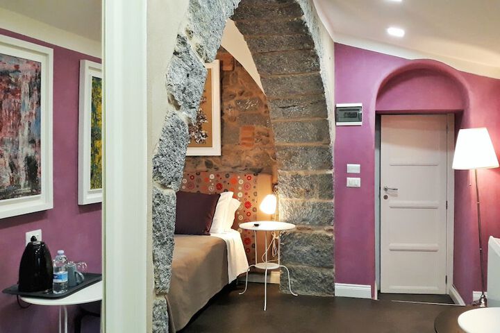 Room 12 of 66