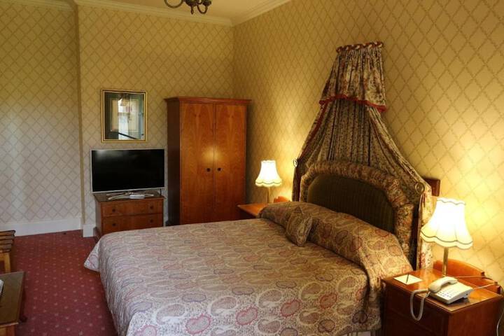 Room 20 of 46
