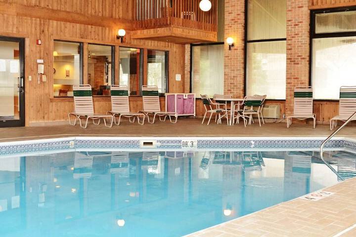 Pool 32 of 51