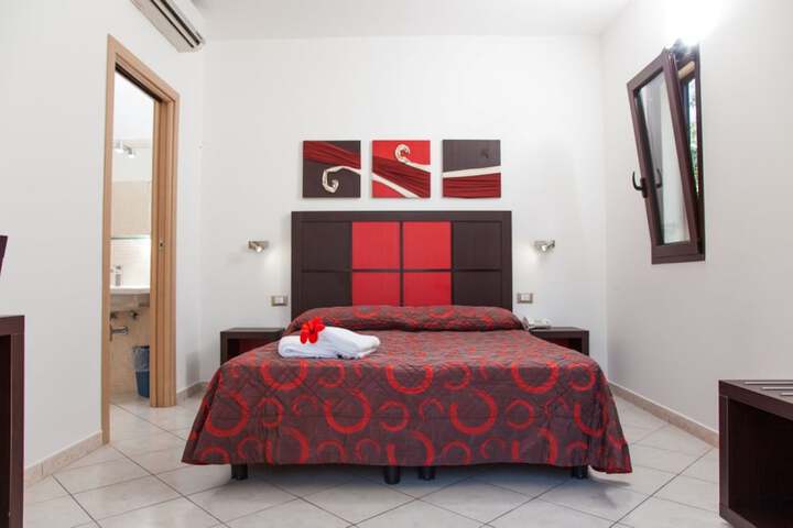 Room 14 of 50