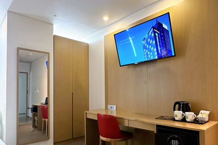 Room 3 of 45