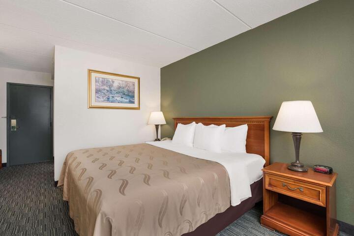 1 King Bed (1 of 5)