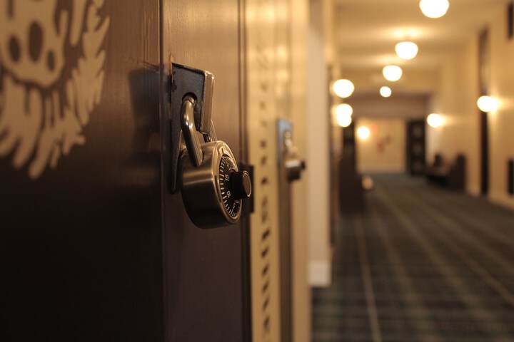 Ballroom/Hall 15 of 17