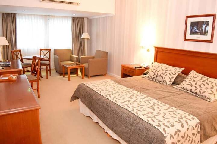 Room 8 of 14