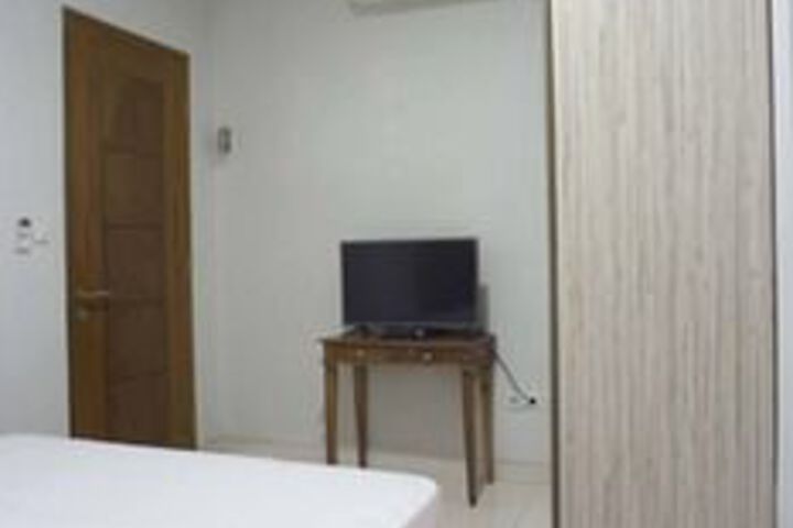 Room 7 of 23