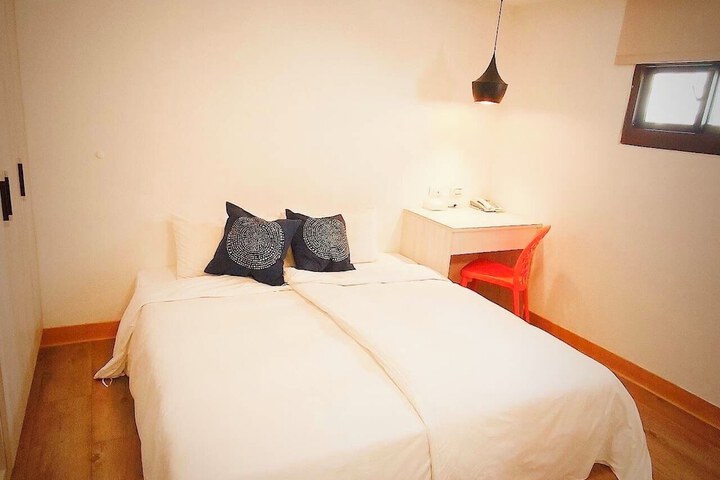 Room 37 of 55