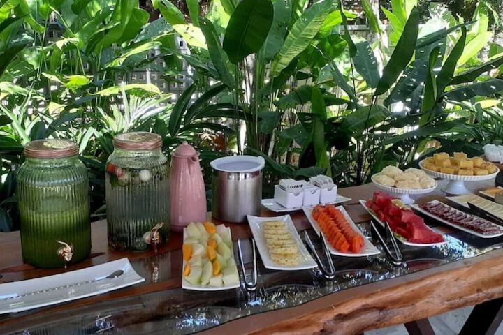 Breakfast/Coffee Service 18 of 33