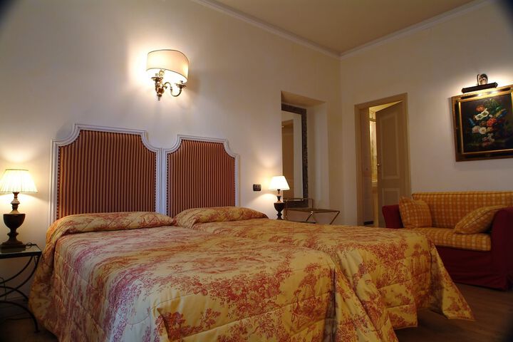 Room 23 of 113