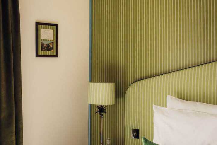 Room 56 of 103