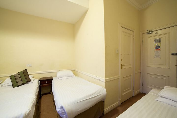 Room 9 of 36