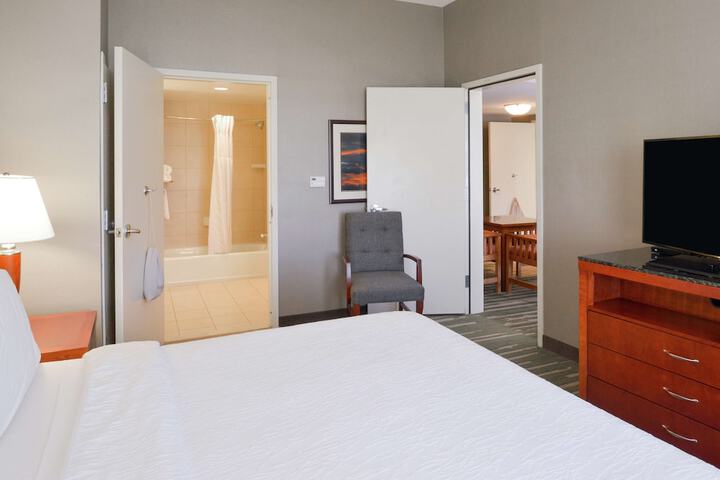Room 16 of 40