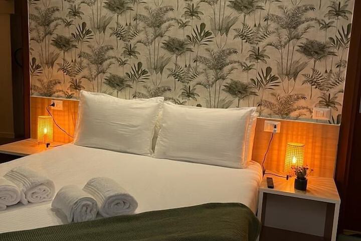 Room 9 of 37
