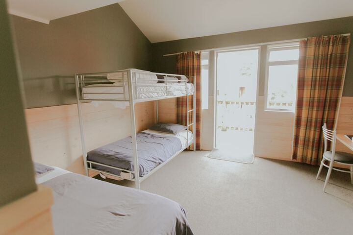 Room 16 of 50