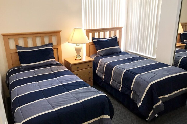 Room 6 of 22
