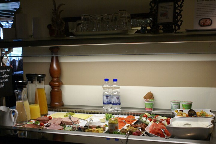 Dining 34 of 51