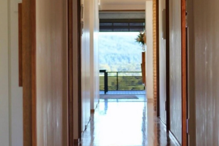Room 7 of 11