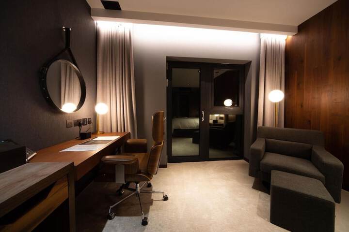 Room 8 of 69