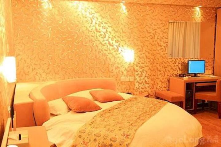 Room 41 of 114