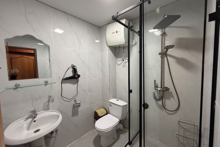 Room 16 of 36