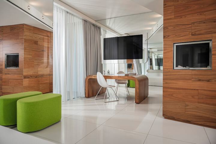 Room 36 of 101