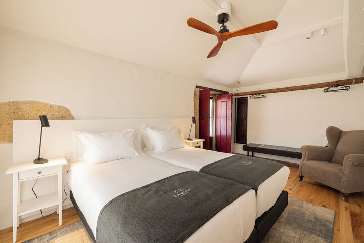Room 34 of 100