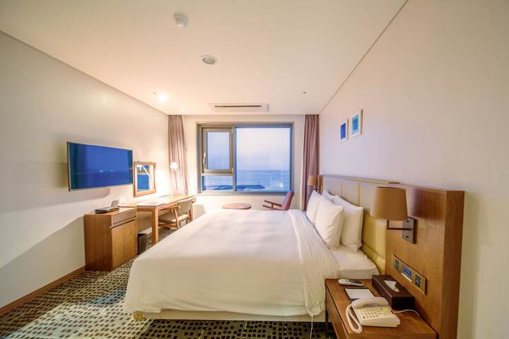 Room 14 of 153