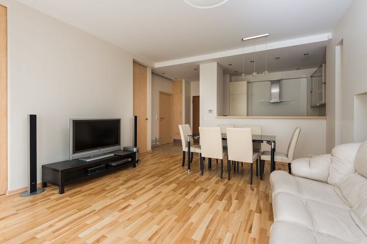 Room 15 of 28