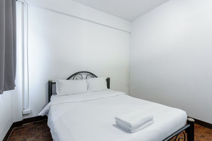 Room 9 of 15
