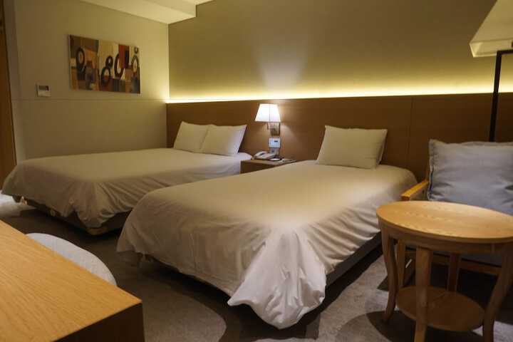 Room 6 of 69