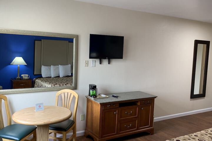 Queen Bed Accessible (12 of 23)
