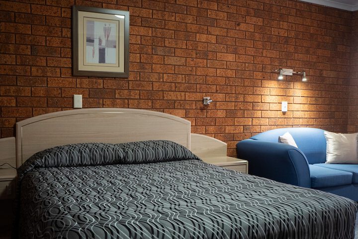 Room 5 of 33