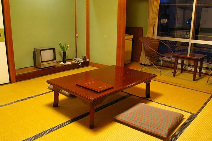 Room 4 of 58