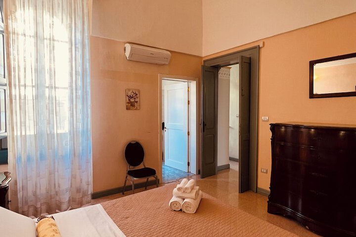 Room 11 of 190