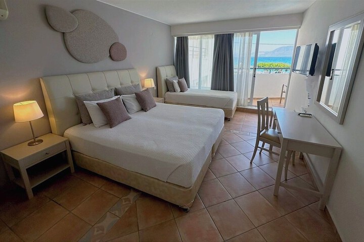 Room 32 of 154