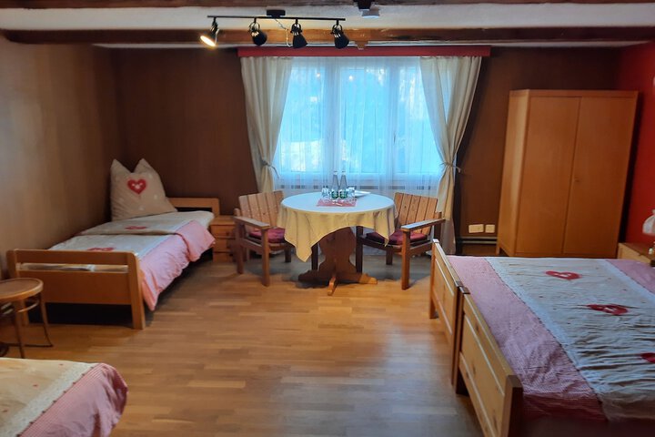 Room 2 of 43