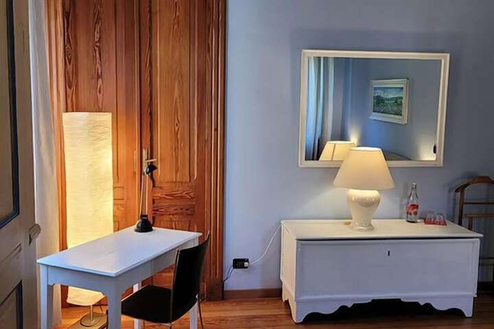 Room 9 of 24