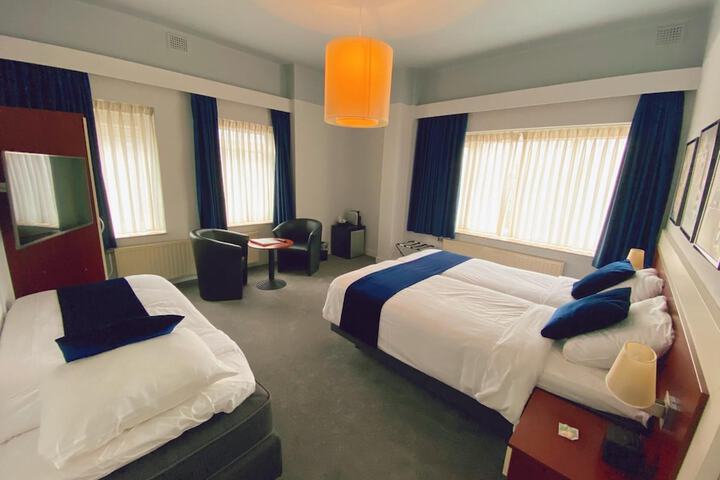 Room 27 of 72