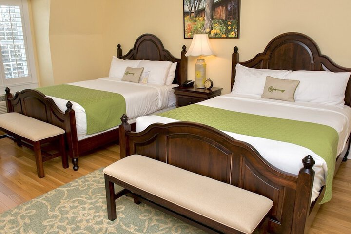 Deluxe 2 Queen Beds (4 of 22)