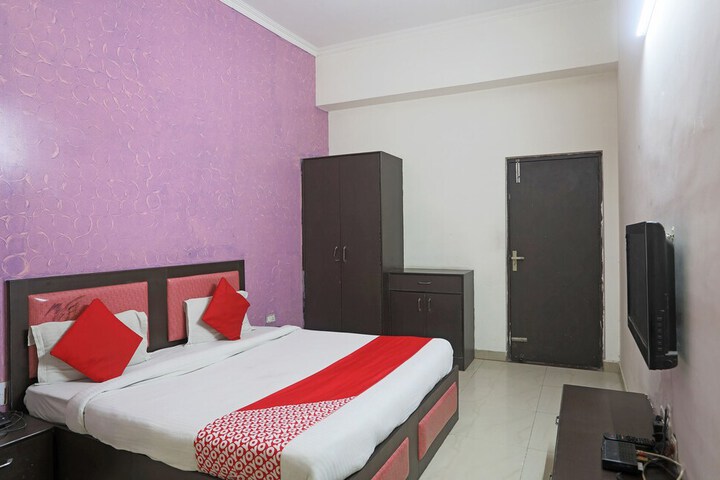 Room 21 of 27