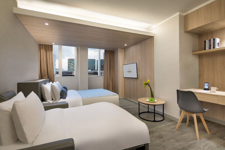 Room 3 of 12
