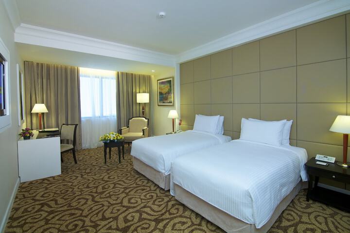 Room 4 of 38