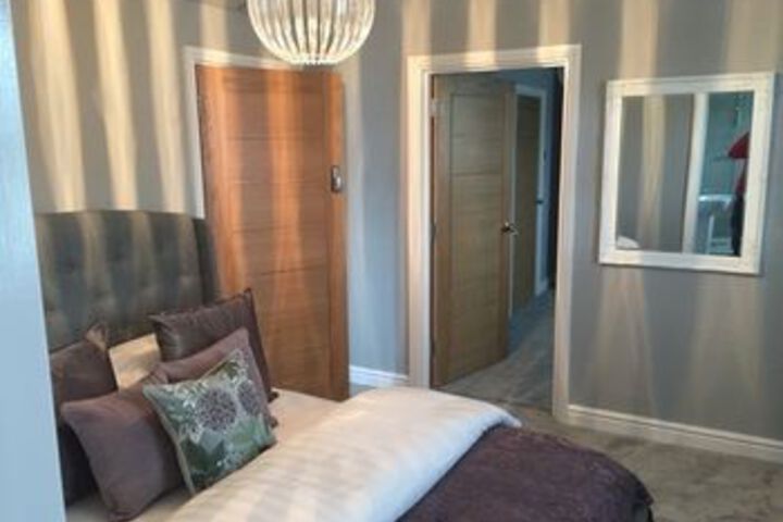 Room 6 of 14