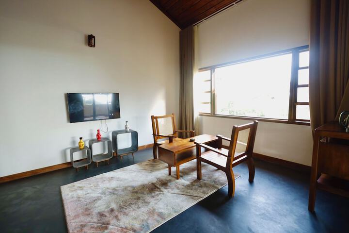 Room 3 of 52