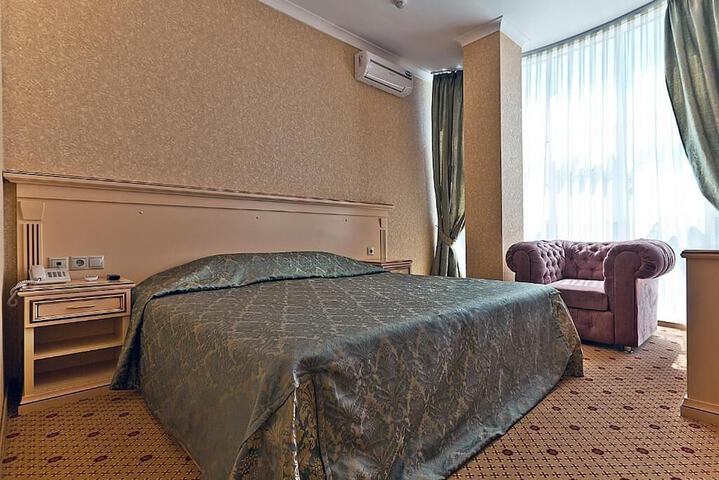 Room 6 of 49
