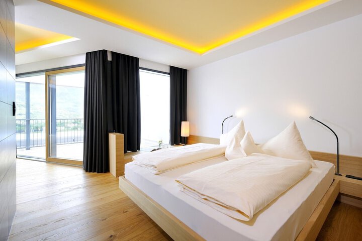 Room 14 of 100
