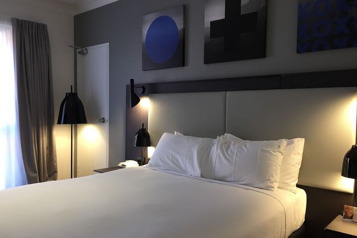 Room 9 of 29